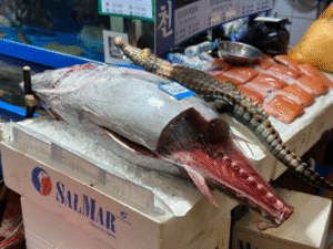 Noryangjin Fish Market,, Chojangjib, Seoul, Korea, king crab, sashimi, hoe, market, guide